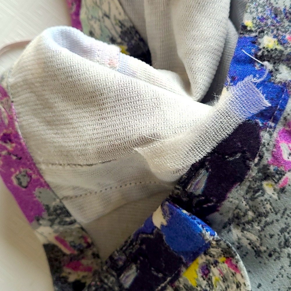 Colorful Abstract Print Pants - Picture 7 of 9